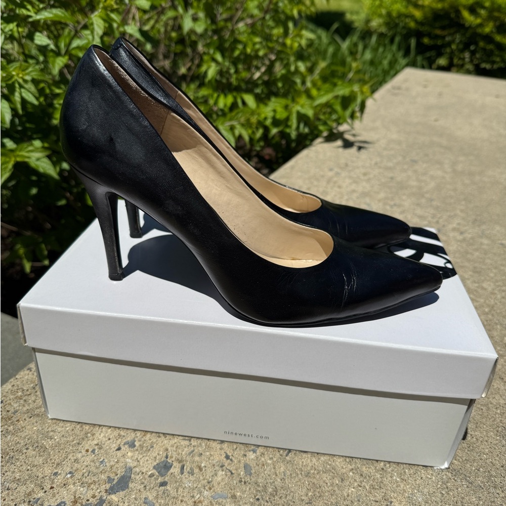 Nine West Black Pumps size 8.5